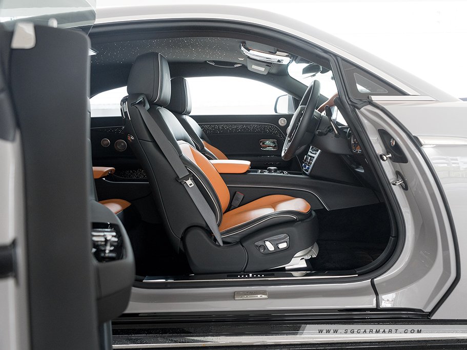 https://i.i-sgcm.com/new_cars/cars/21631/21631_g55