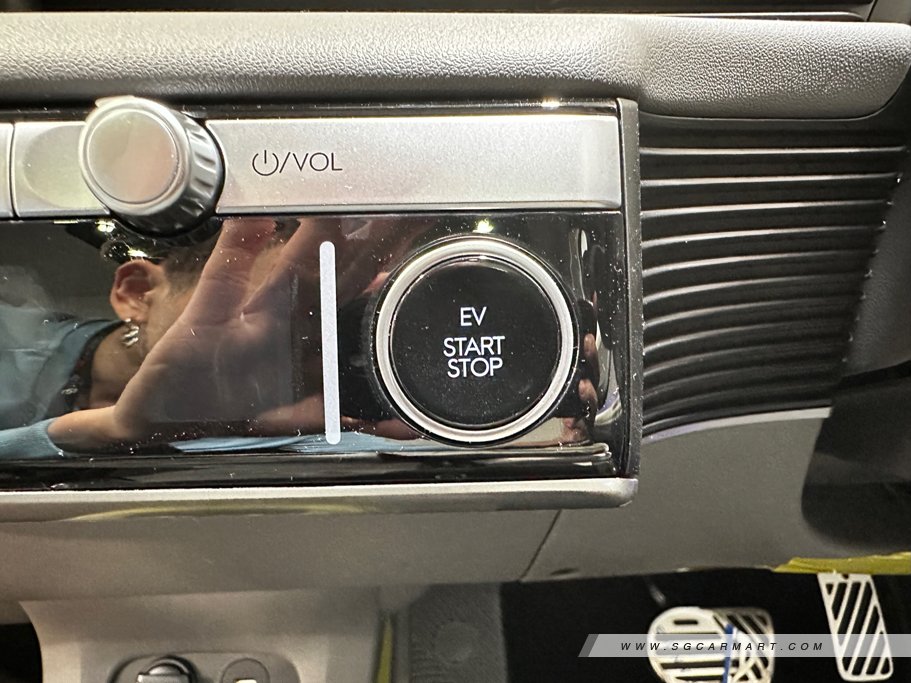 https://i.i-sgcm.com/new_cars/cars/21635/21635_g24