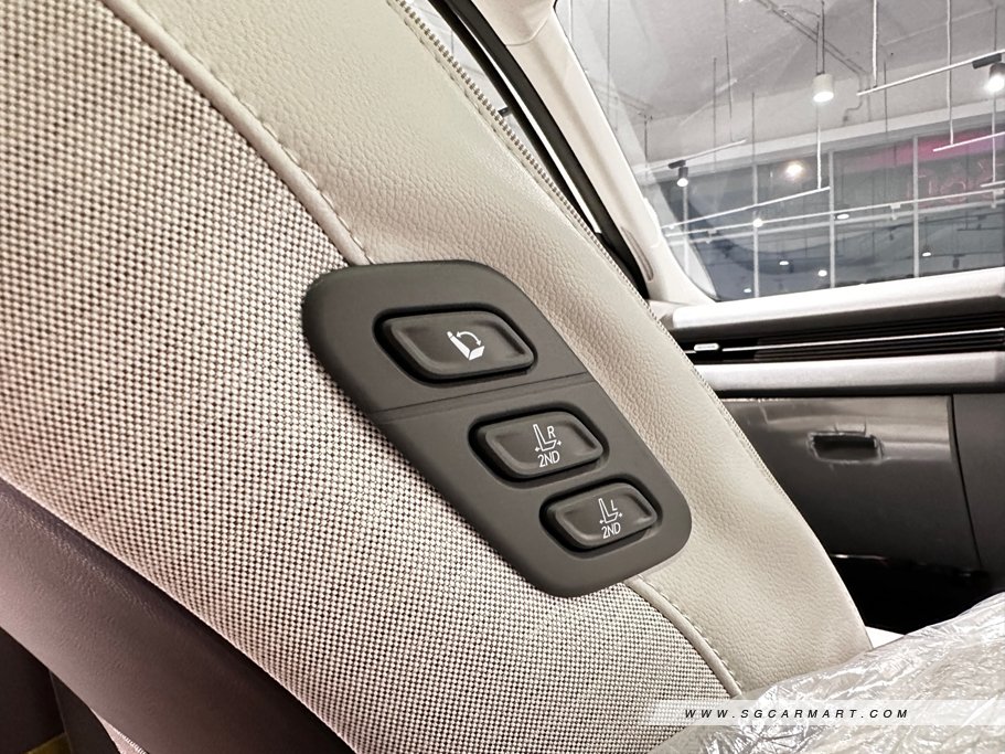 https://i.i-sgcm.com/new_cars/cars/21635/21635_g55