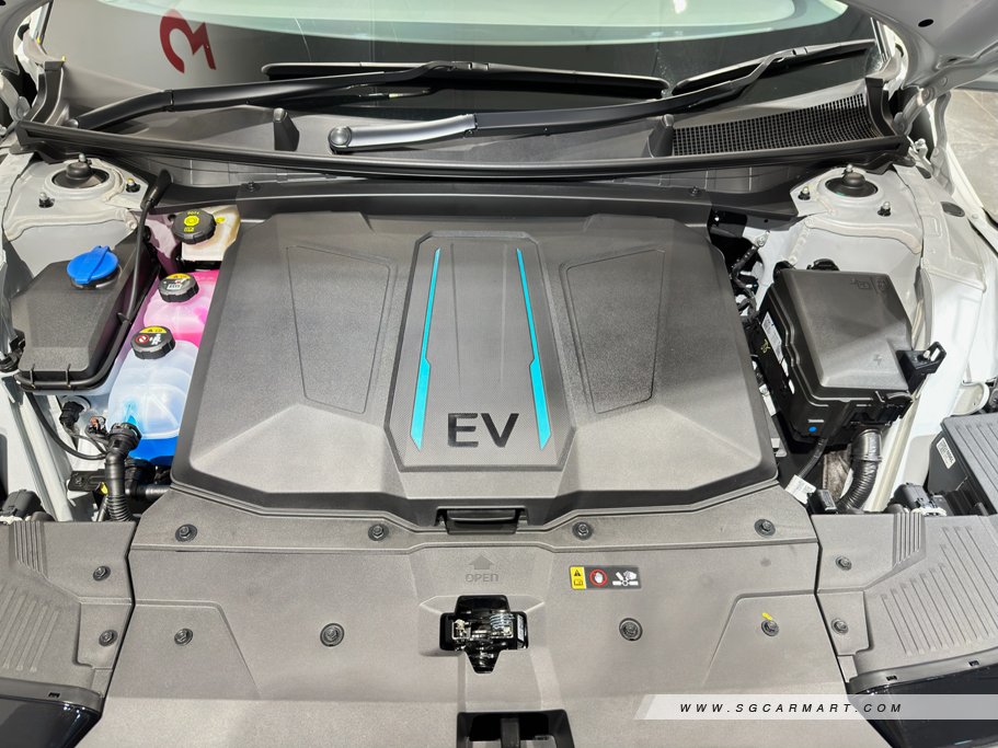 https://i.i-sgcm.com/new_cars/cars/21635/21635_g64