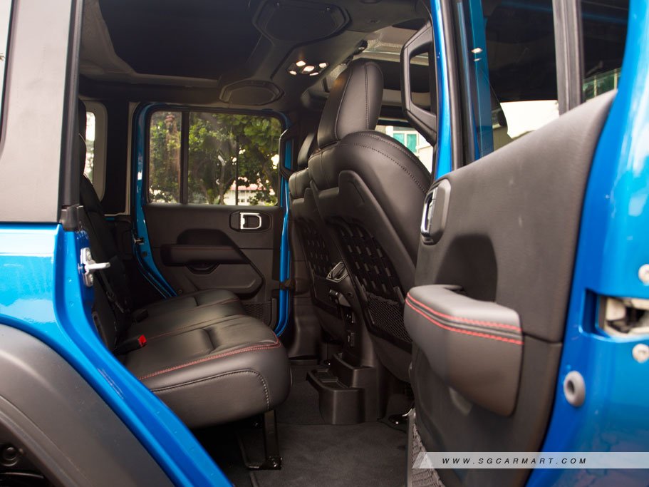 https://i.i-sgcm.com/new_cars/cars/21637/21637_g11
