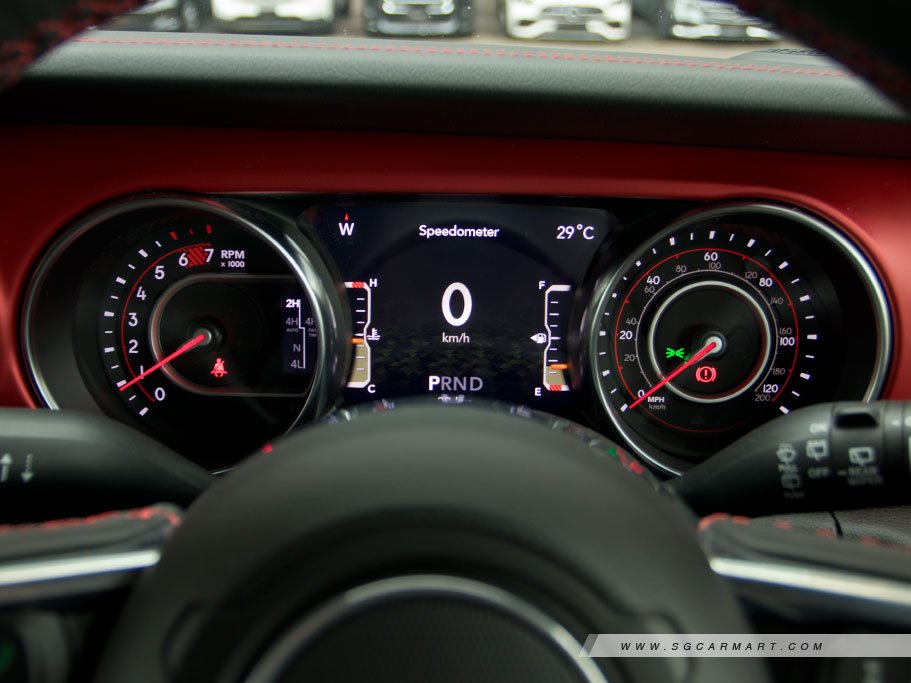 https://i.i-sgcm.com/new_cars/cars/21637/21637_g14