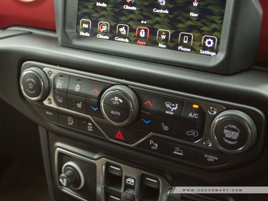 https://i.i-sgcm.com/new_cars/cars/21637/21637_g17
