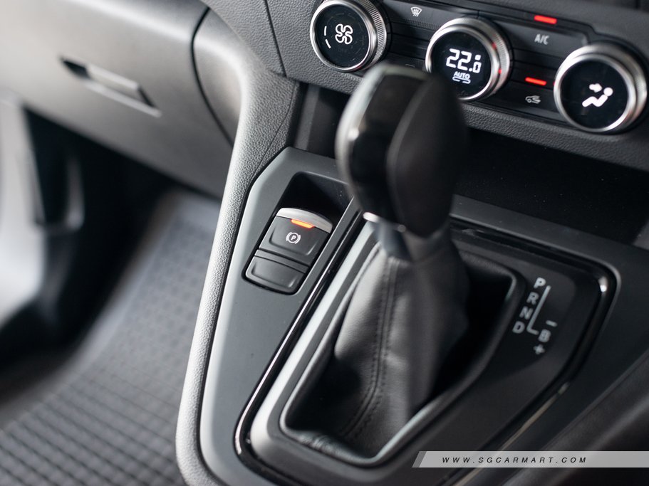 https://i.i-sgcm.com/new_cars/cars/21644/21644_g19
