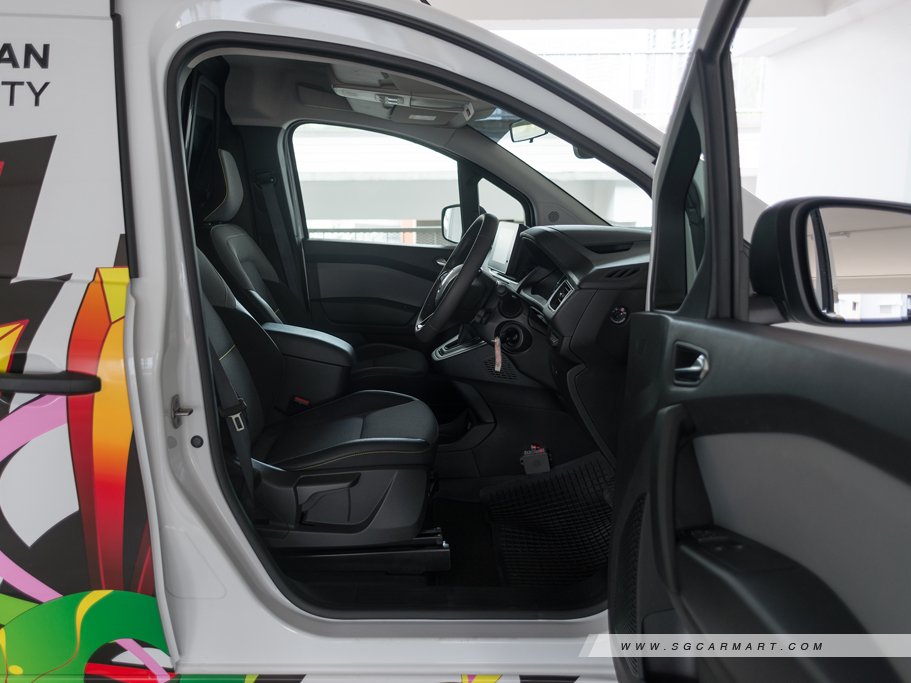 https://i.i-sgcm.com/new_cars/cars/21644/21644_g23