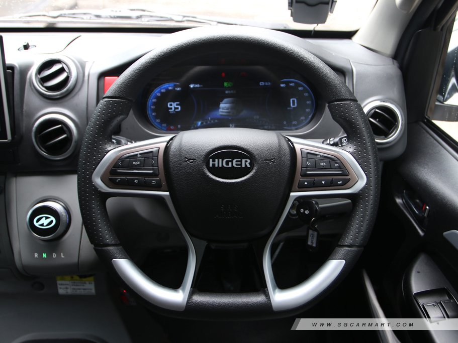 https://i.i-sgcm.com/new_cars/cars/21650/21650_g10