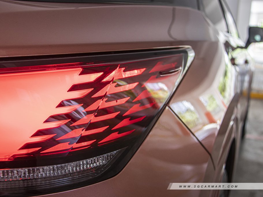 https://i.i-sgcm.com/new_cars/cars/21653/21653_g15