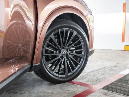 https://i.i-sgcm.com/new_cars/cars/21653/21653_g18