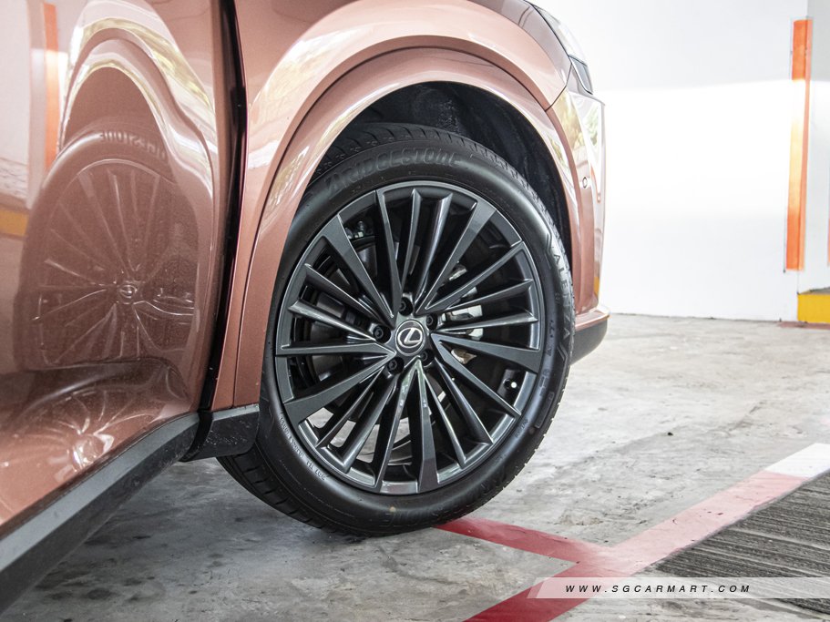 https://i.i-sgcm.com/new_cars/cars/21653/21653_g18