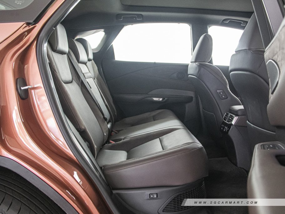 https://i.i-sgcm.com/new_cars/cars/21653/21653_g38
