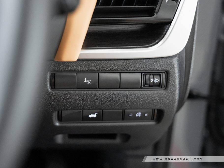 https://i.i-sgcm.com/new_cars/cars/21665/21665_g16