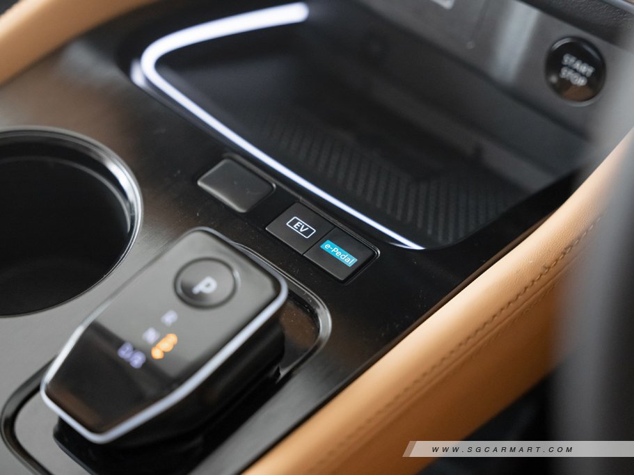 https://i.i-sgcm.com/new_cars/cars/21665/21665_g25