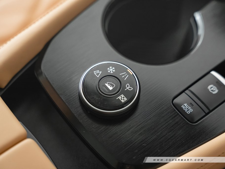 https://i.i-sgcm.com/new_cars/cars/21665/21665_g26