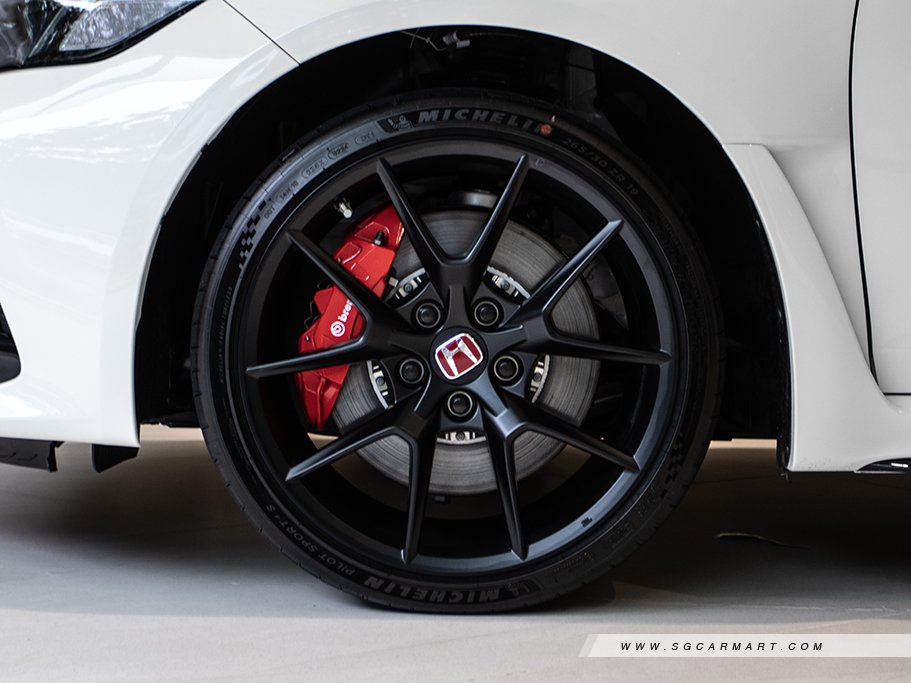 https://i.i-sgcm.com/new_cars/cars/21666/21666_g39