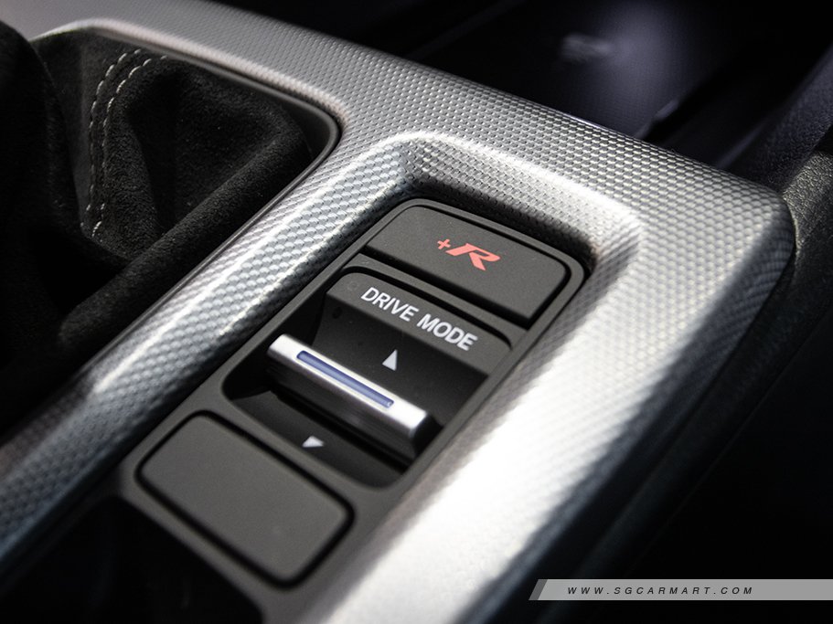 https://i.i-sgcm.com/new_cars/cars/21666/21666_g49
