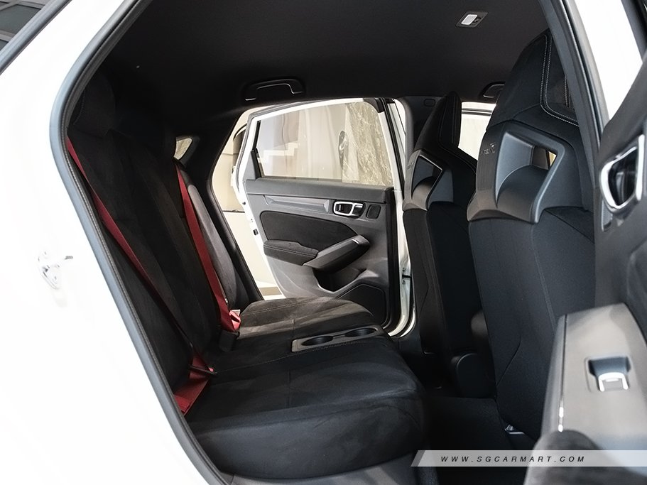 https://i.i-sgcm.com/new_cars/cars/21666/21666_g54