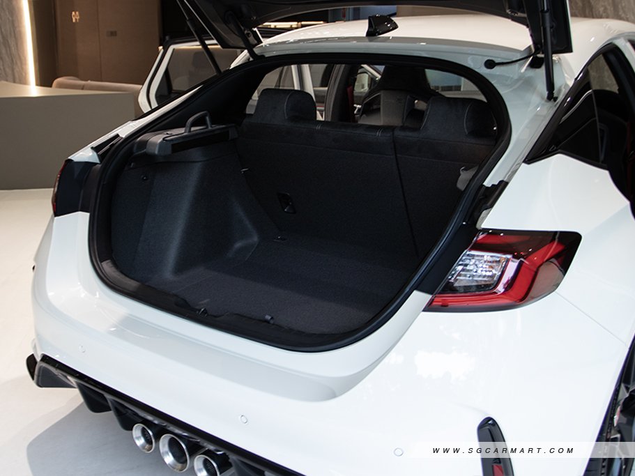 https://i.i-sgcm.com/new_cars/cars/21666/21666_g55