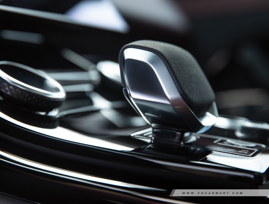 https://i.i-sgcm.com/new_cars/cars/21674/21674_g10