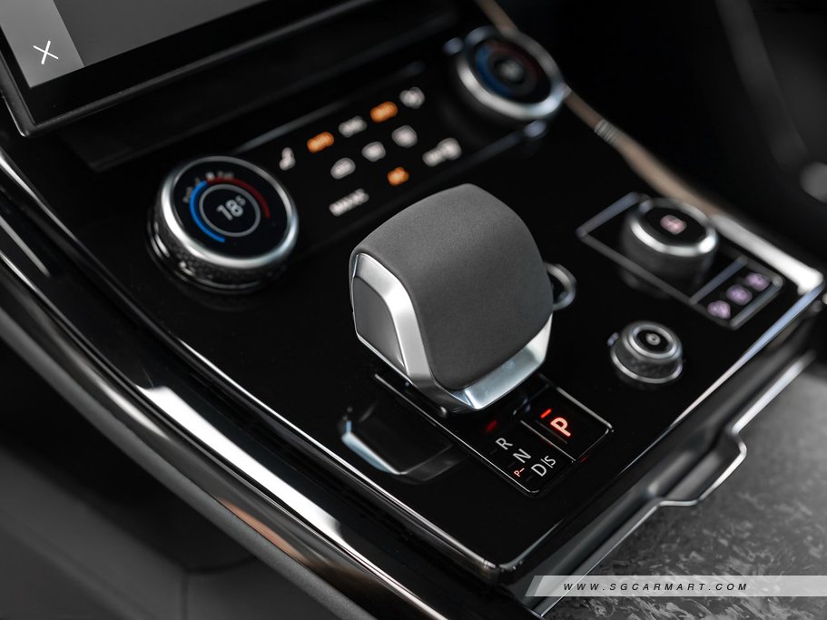 https://i.i-sgcm.com/new_cars/cars/21674/21674_g11