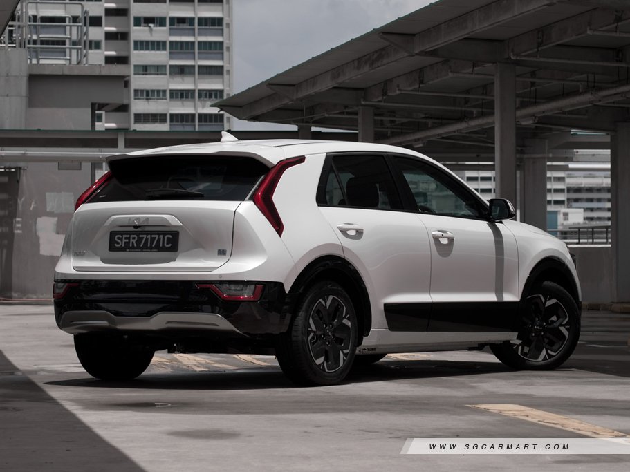 https://i.i-sgcm.com/new_cars/cars/21676/21676_g10