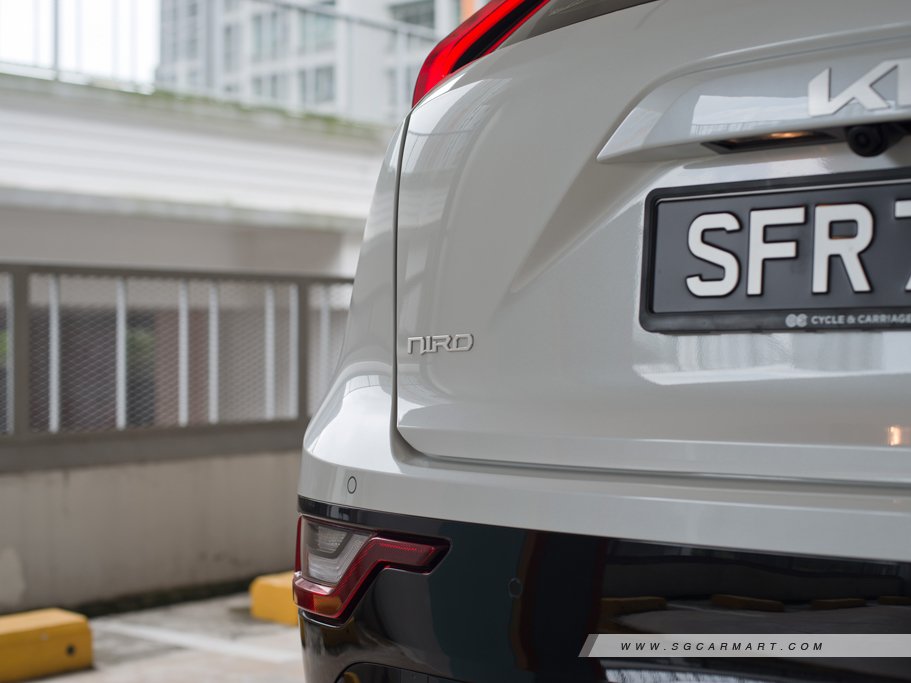 https://i.i-sgcm.com/new_cars/cars/21676/21676_g18