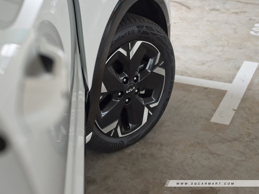https://i.i-sgcm.com/new_cars/cars/21676/21676_g21
