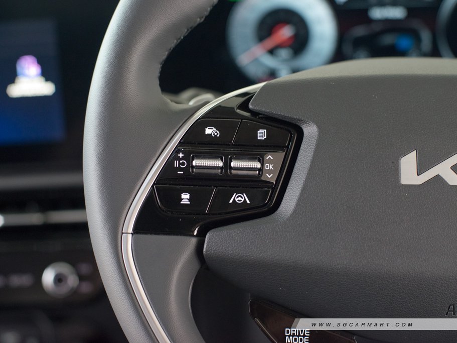 https://i.i-sgcm.com/new_cars/cars/21676/21676_g25