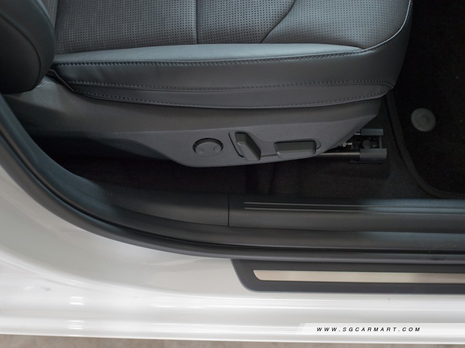 https://i.i-sgcm.com/new_cars/cars/21676/21676_g28
