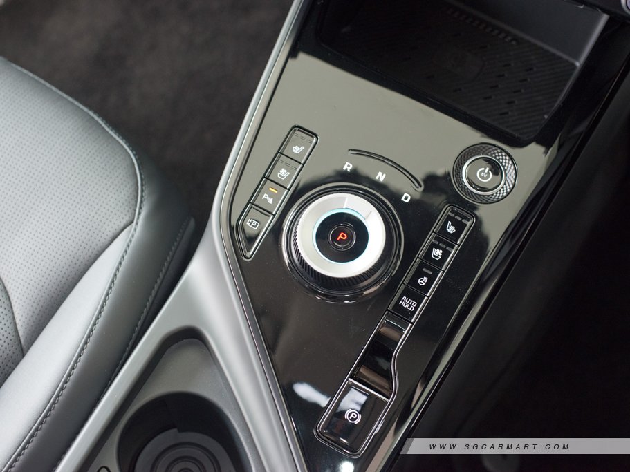 https://i.i-sgcm.com/new_cars/cars/21676/21676_g33