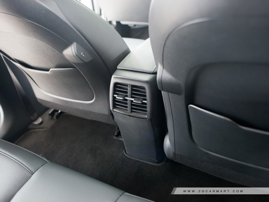 https://i.i-sgcm.com/new_cars/cars/21676/21676_g37