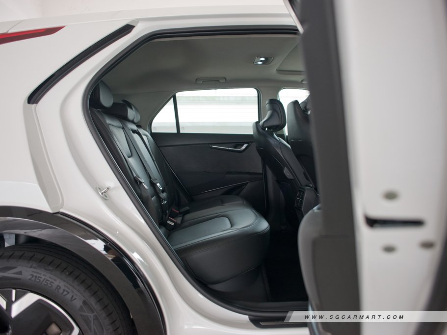 https://i.i-sgcm.com/new_cars/cars/21676/21676_g39
