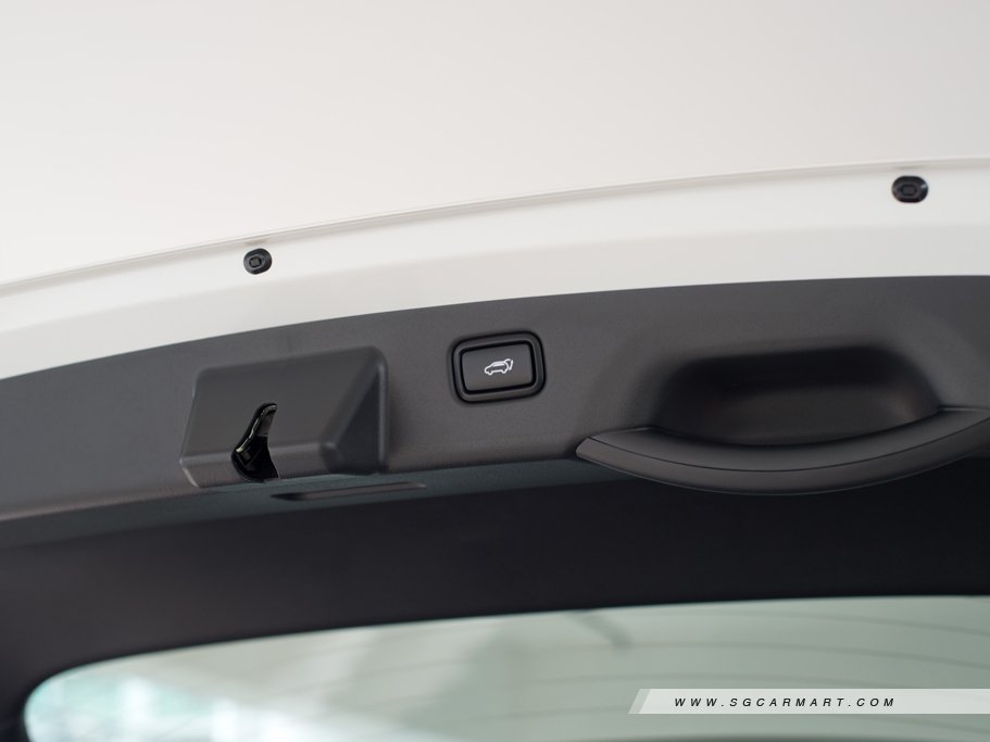 https://i.i-sgcm.com/new_cars/cars/21676/21676_g41