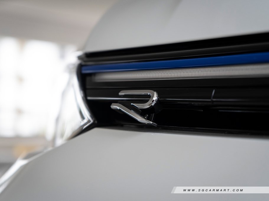 https://i.i-sgcm.com/new_cars/cars/21677/21677_g21