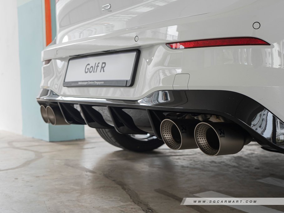 https://i.i-sgcm.com/new_cars/cars/21677/21677_g24