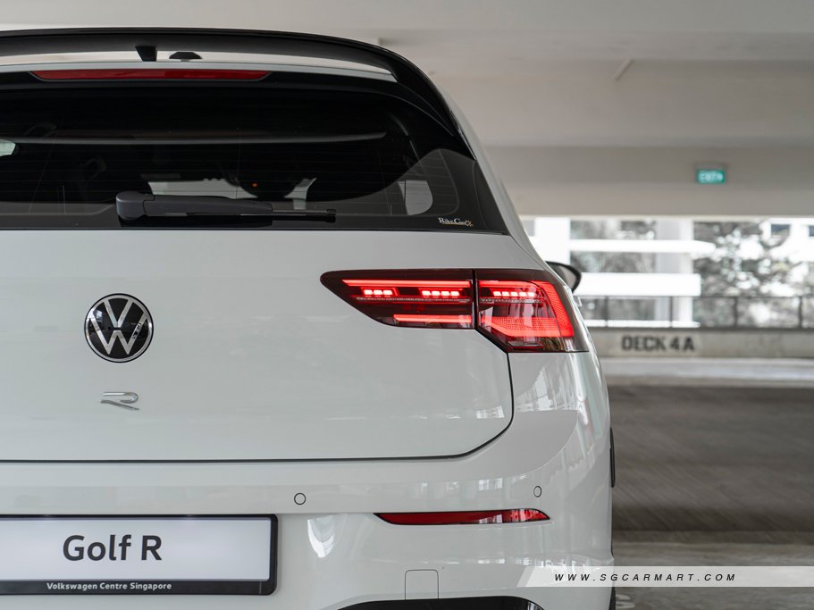 https://i.i-sgcm.com/new_cars/cars/21677/21677_g26