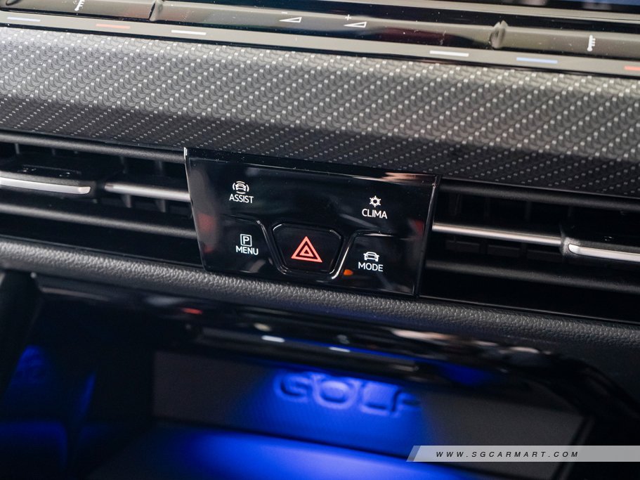 https://i.i-sgcm.com/new_cars/cars/21677/21677_g38