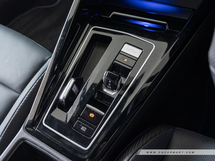 https://i.i-sgcm.com/new_cars/cars/21677/21677_g40