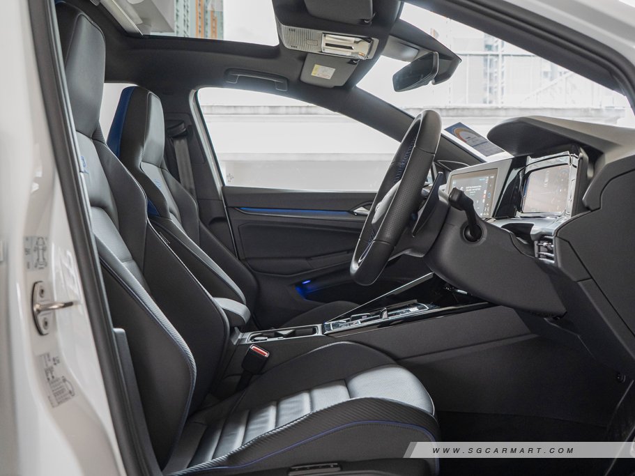 https://i.i-sgcm.com/new_cars/cars/21677/21677_g46