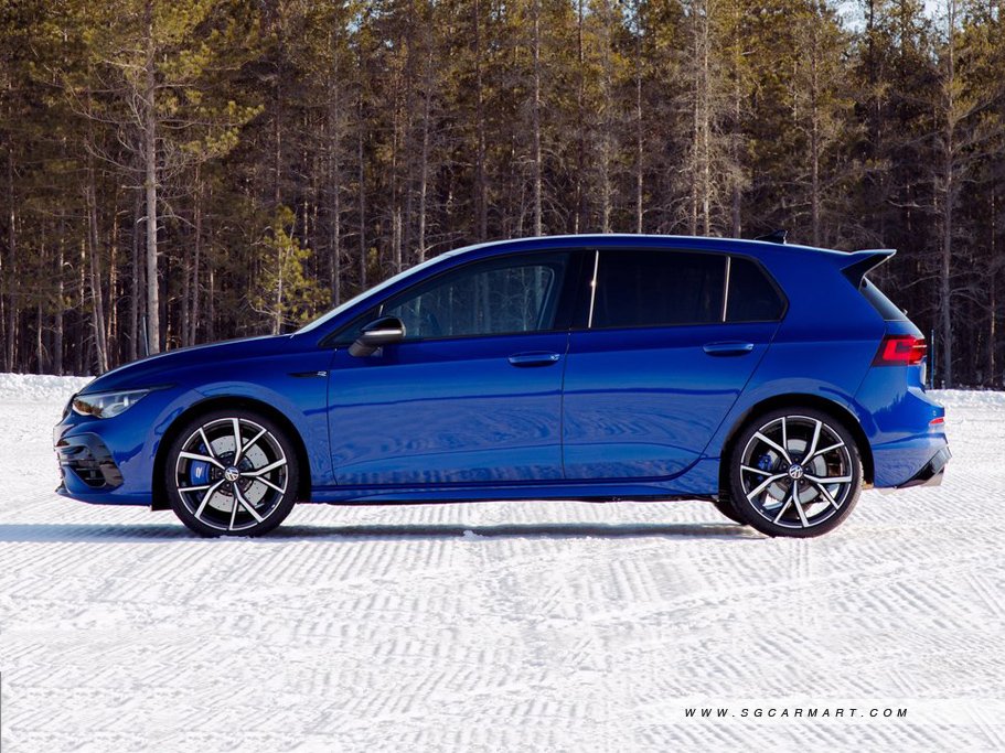 https://i.i-sgcm.com/new_cars/cars/21677/21677_g64