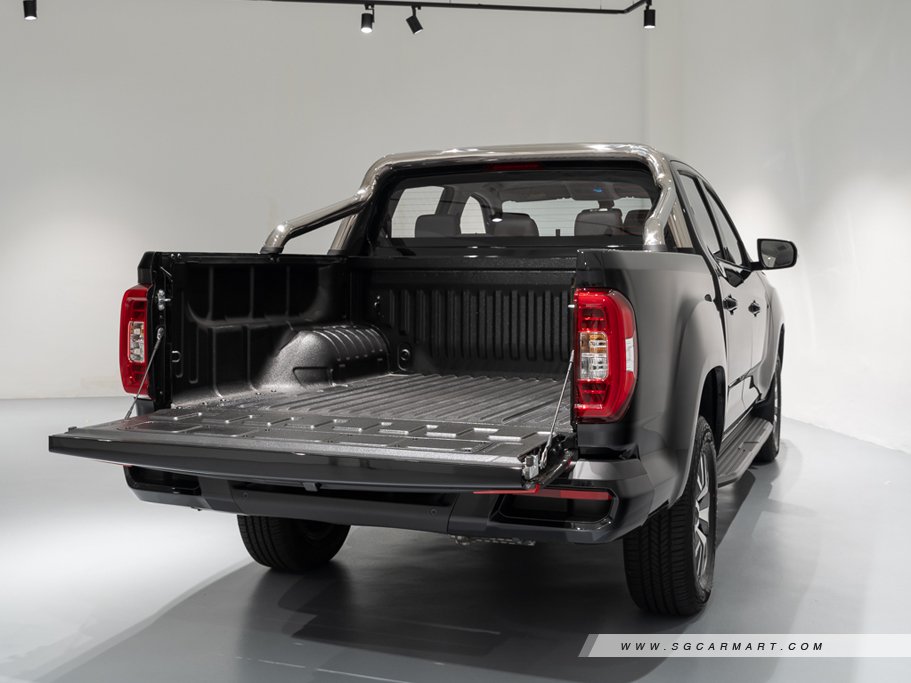 https://i.i-sgcm.com/new_cars/cars/21681/21681_g15