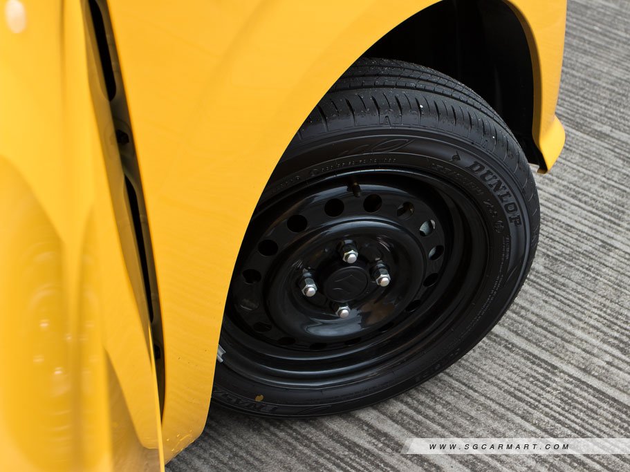 Suzuki Spacia Base Petrol 658 GFs 5