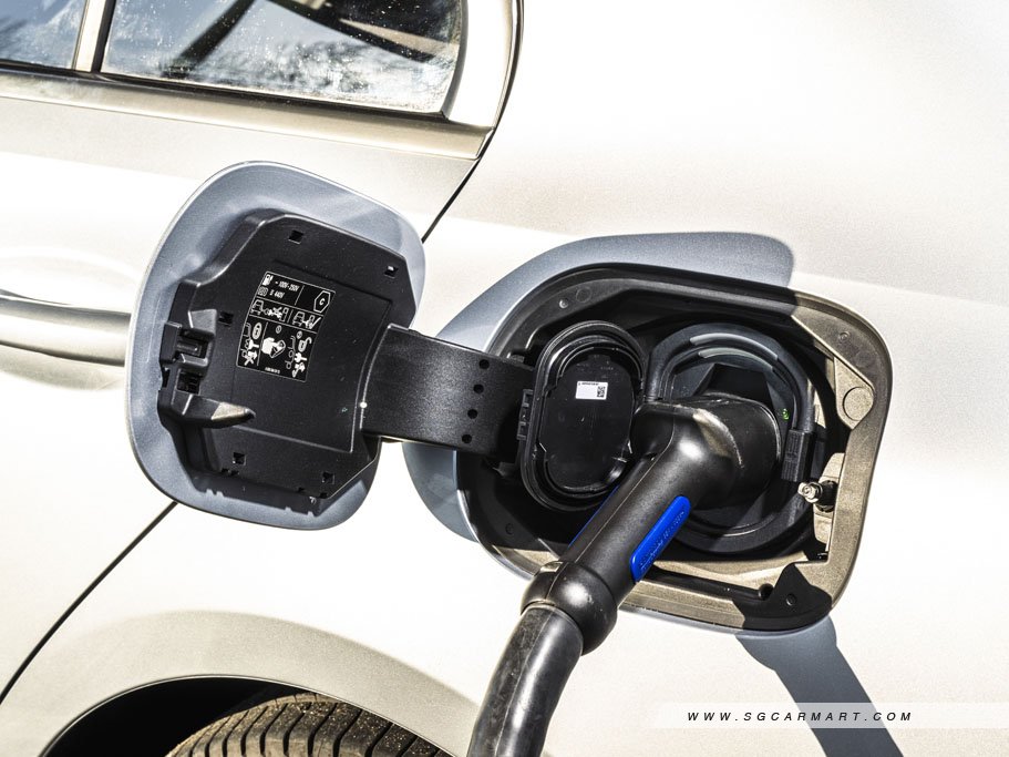 Mercedes-Benz C-Class Saloon Plug-in Hybrid 12