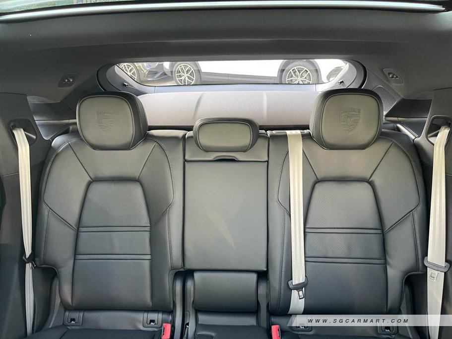 https://i.i-sgcm.com/new_cars/cars/21687/21687_g11