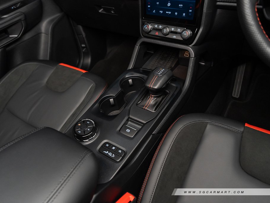 https://i.i-sgcm.com/new_cars/cars/21688/21688_g16