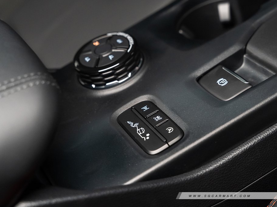 https://i.i-sgcm.com/new_cars/cars/21688/21688_g17
