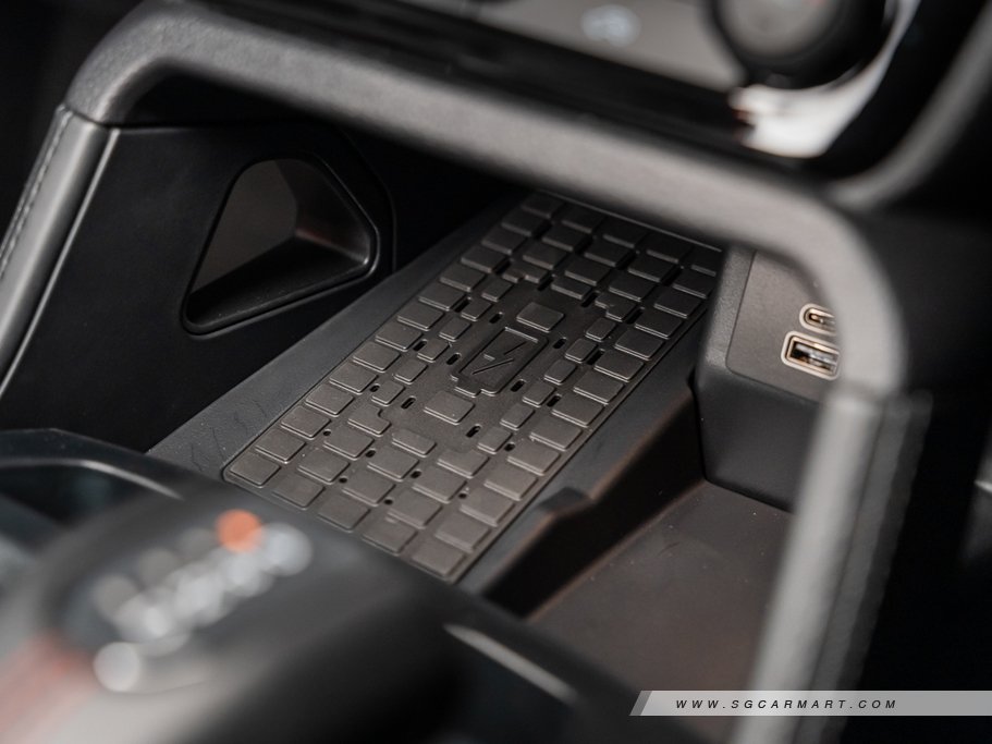 https://i.i-sgcm.com/new_cars/cars/21688/21688_g19