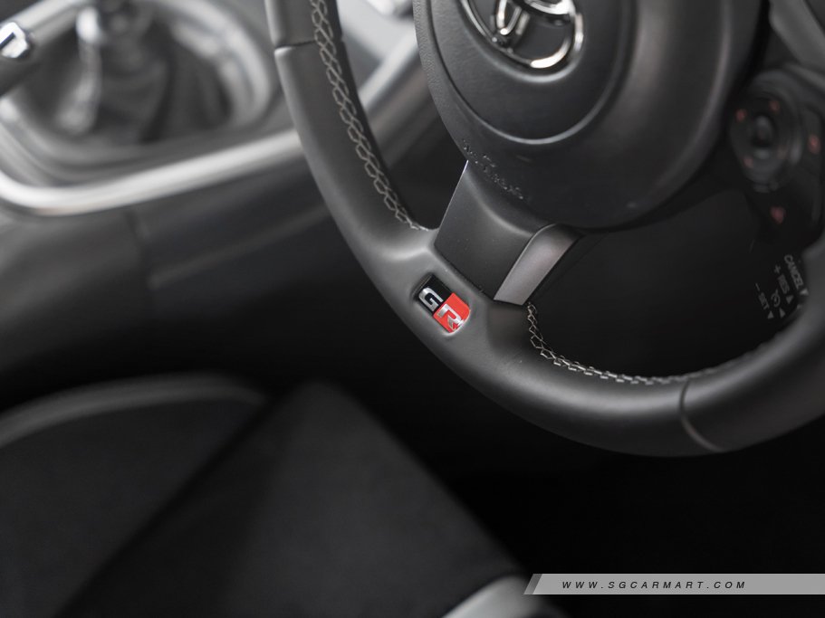 https://i.i-sgcm.com/new_cars/cars/21690/21690_g15