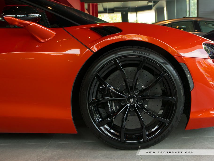 https://i.i-sgcm.com/new_cars/cars/21693/21693_g10
