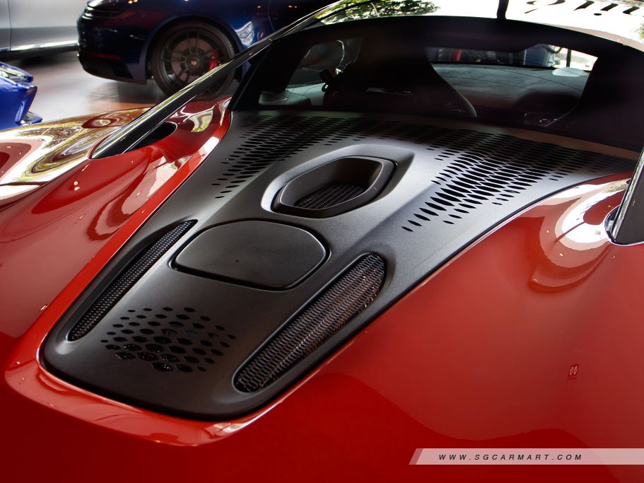 https://i.i-sgcm.com/new_cars/cars/21693/21693_g15