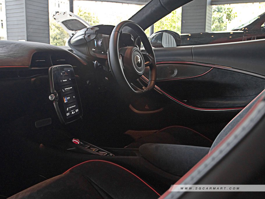 https://i.i-sgcm.com/new_cars/cars/21693/21693_g19
